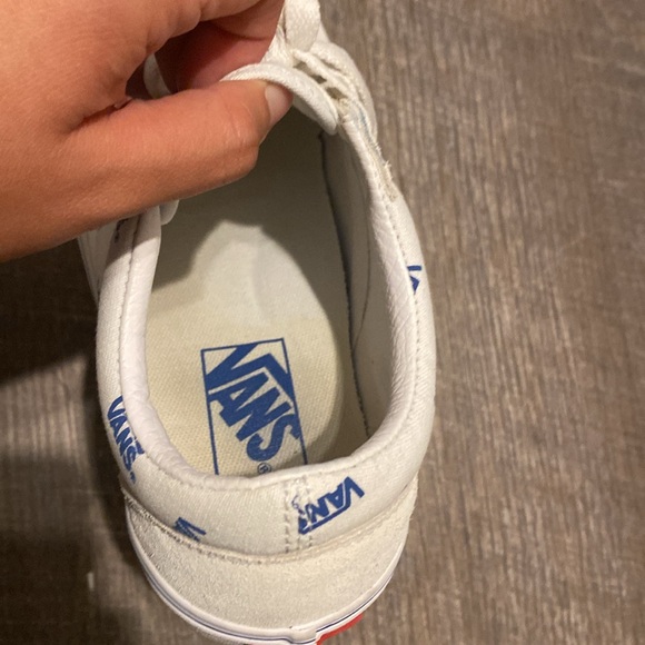 Vans Old Skool Shoes - Picture 9 of 16